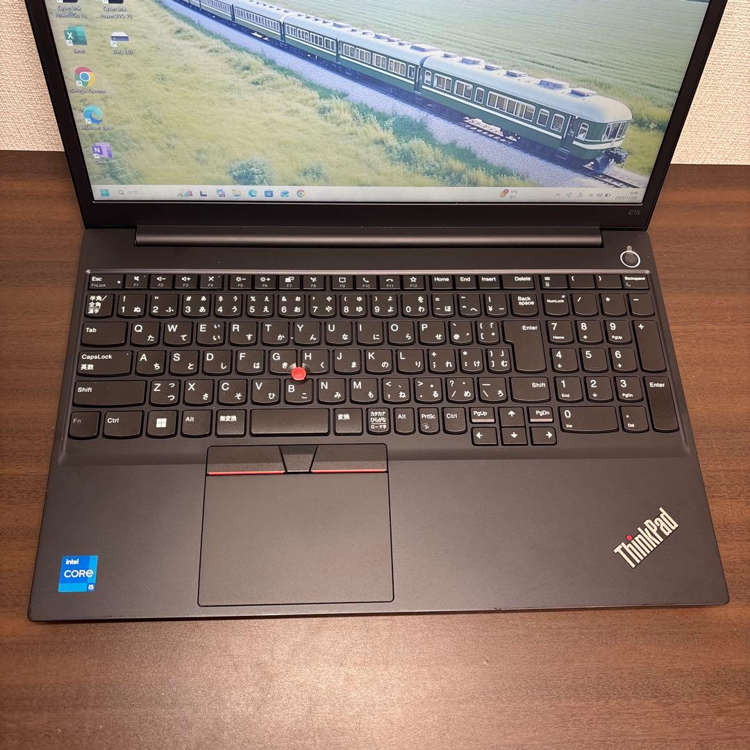 展示機レベル美品！起動時間約10秒！ThinkPad高性能15.6型ノート