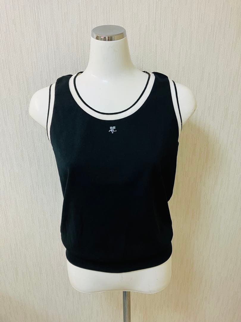 美品　クレージュ ロゴ　黒 タンクトップ