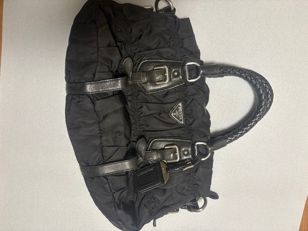 プラダ ナイロン ハンドバッグ ブラック