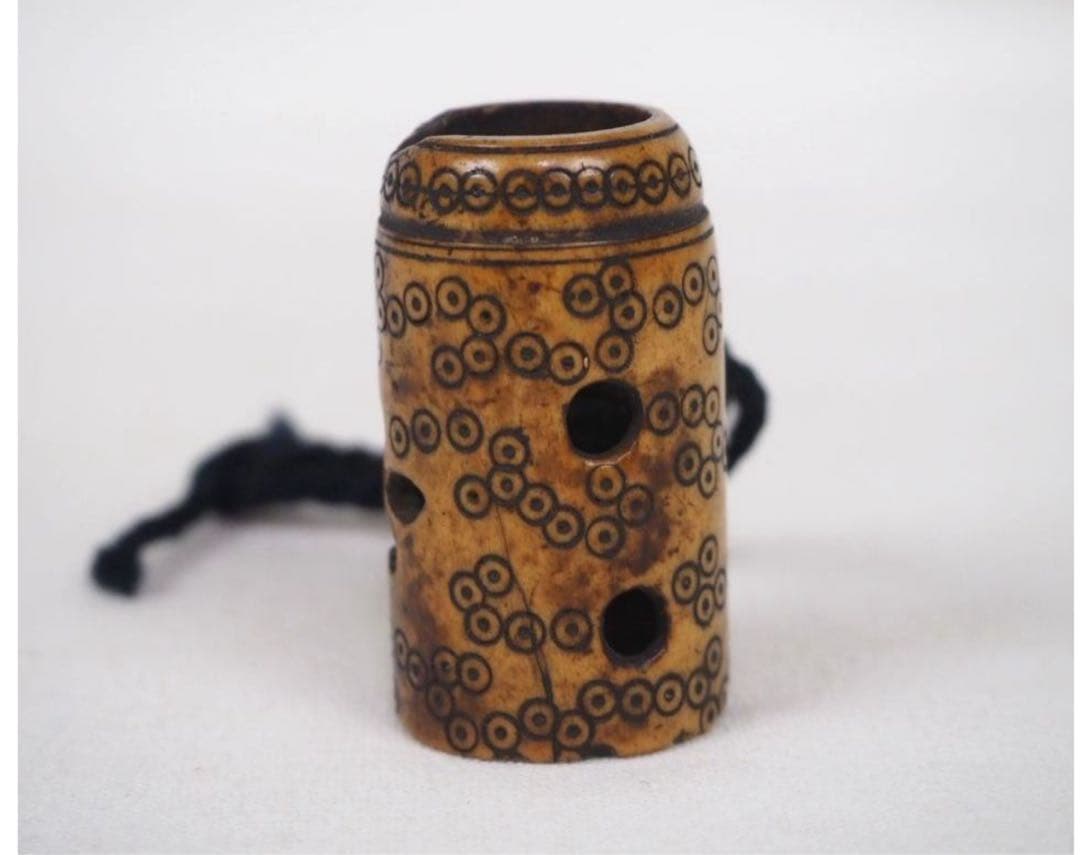 送料無料　江戸時代　提げ物　緒締め玉根付　検/根付印籠翡翠珊瑚琥珀印籠煙草入煙管