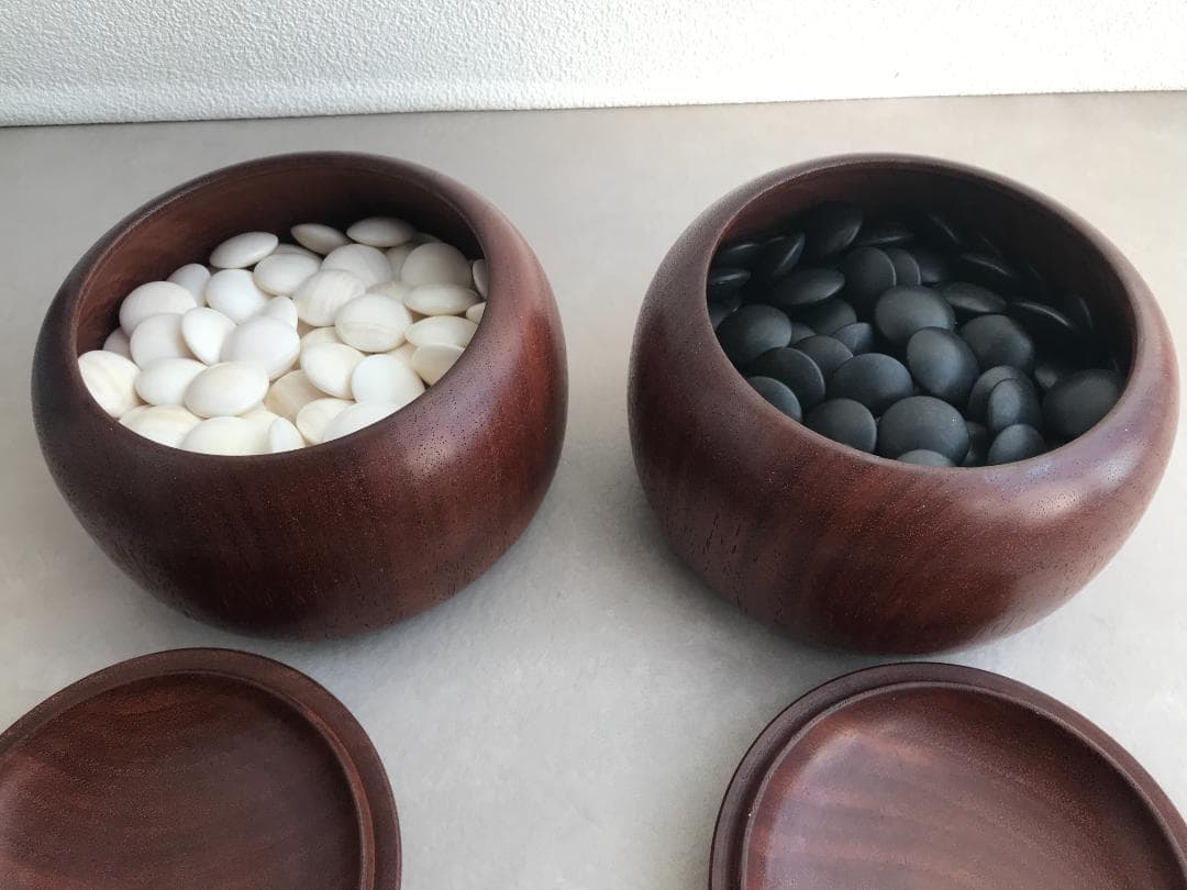 囲碁の駒 白石（黒石）＆ 碁笥 セット 木箱付き