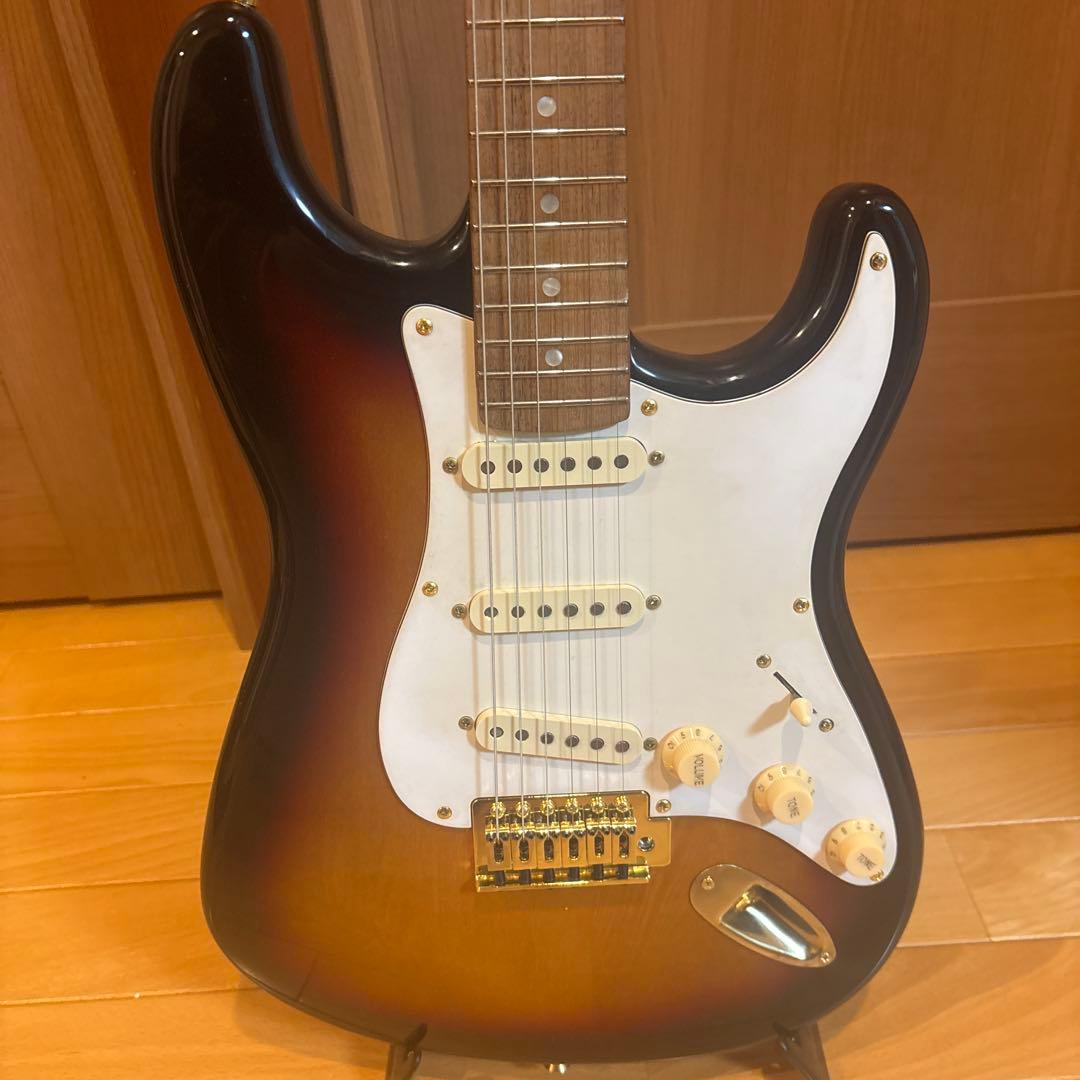FERNANDES LE-1Z ストラトタイプ ゴールドパーツ仕様 サンバースト