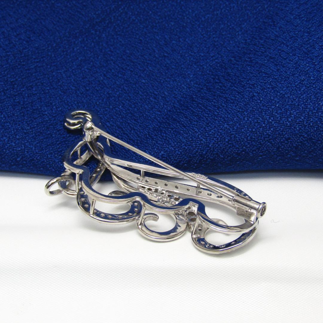 プラチナ ダイヤモンドデザインブローチ