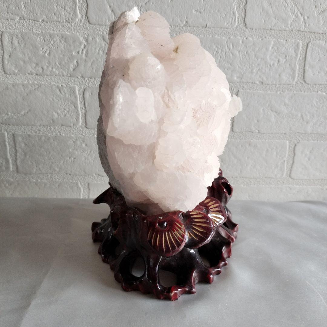 ピンクカルサイト クラスター　台座付き