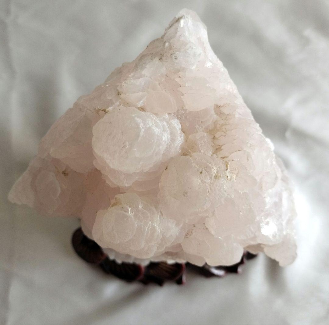 ピンクカルサイト クラスター　台座付き