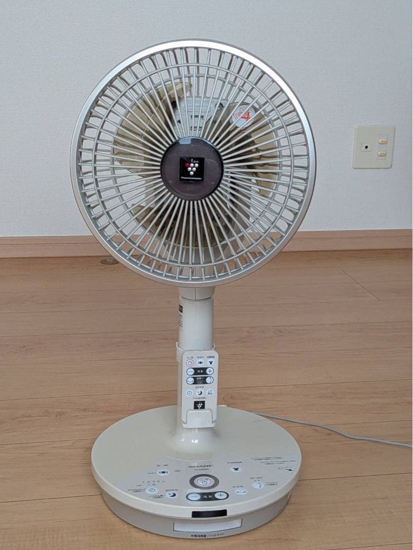 SHARPプラズマクラスター扇風機　衣類消臭　コードレス　2019年製