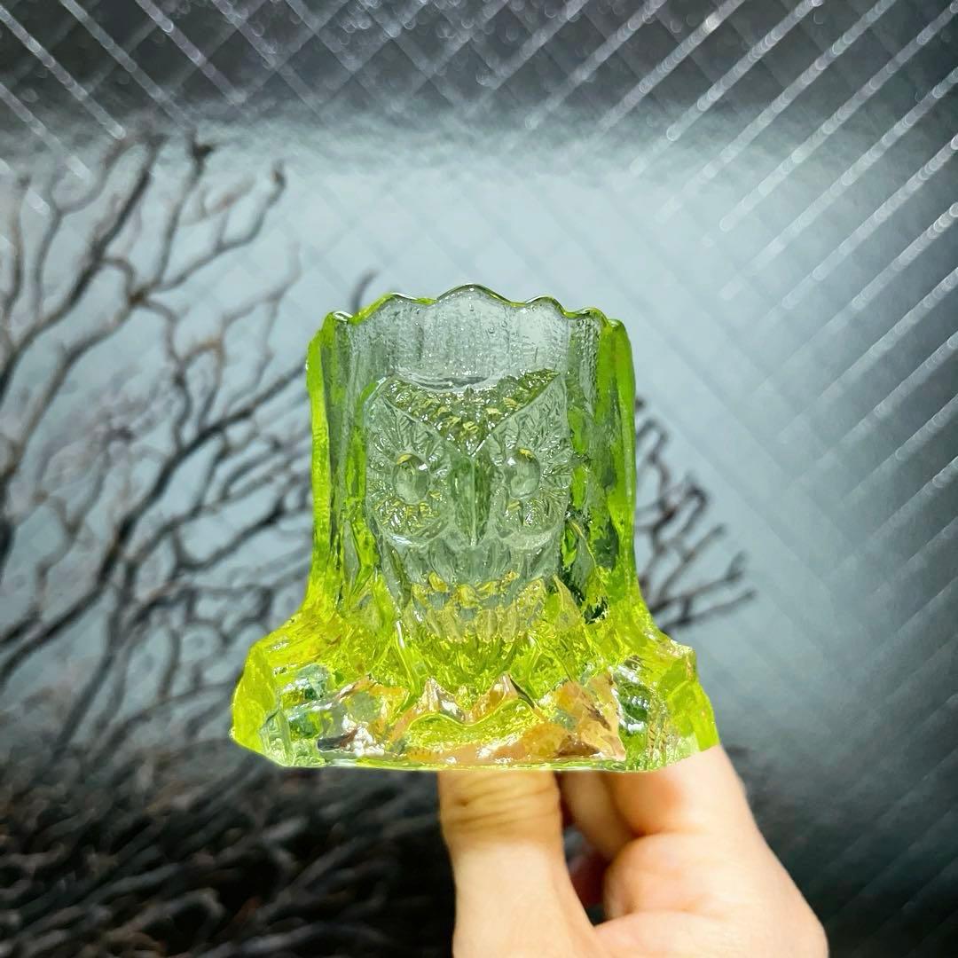 骨董　カナリアイエロー　プレス　梟　フクロウ　文鎮　花瓶　ピック入れ　ウラン