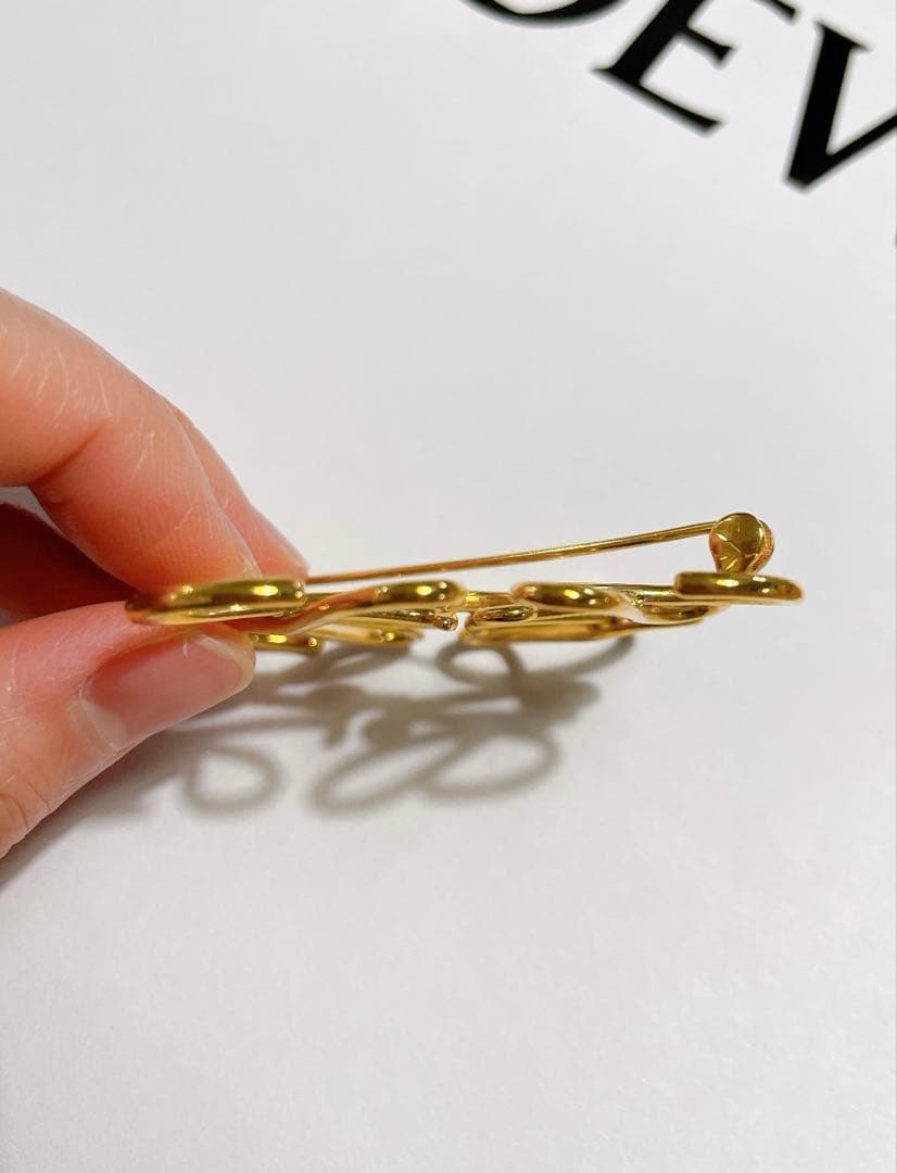LOEWE 正規品！　ロエベ アナグラム ブローチ(メタル)ゴールド