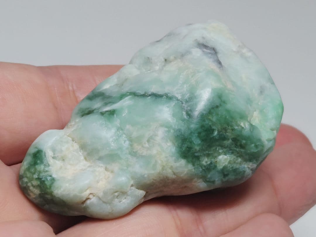 白緑 63g 翡翠 ヒスイ 原石 鑑賞石 自然石 誕生石 鉱物 鉱石 水石