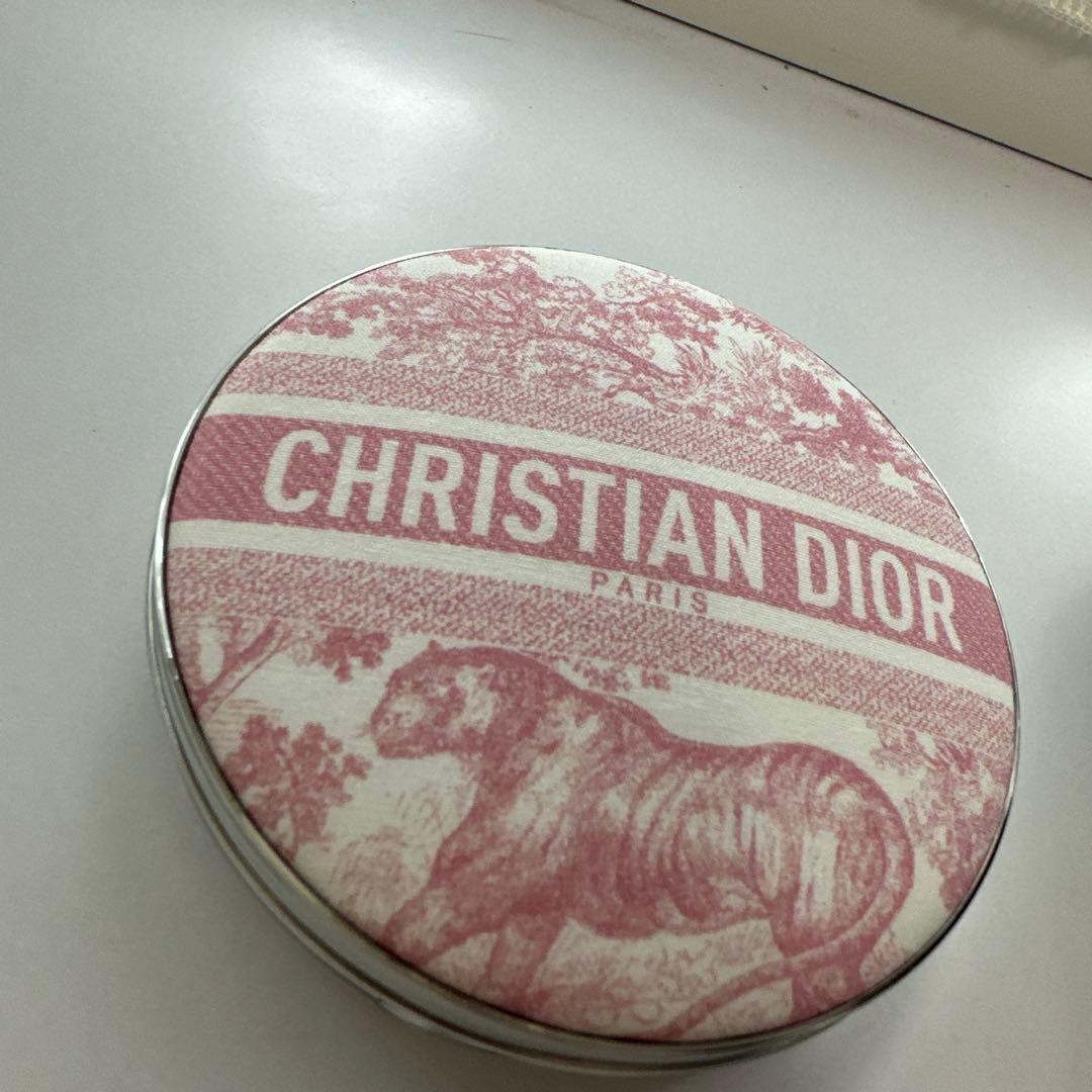 ディオールスキンフォーエバーグロウ　ルミナイザー004コーラルグロウ