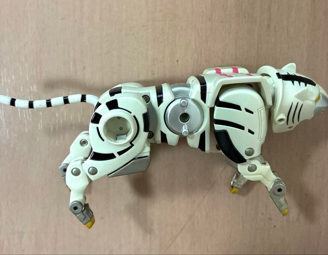 ガオレンジャー　DXガオタイガー　ガオレオン　ガオソーシャーク 尻尾無し