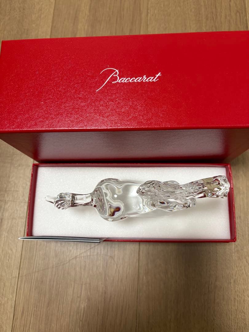 クリスタルガラス製の馬の置物 Baccaratの美しいデザイン　2026年新作