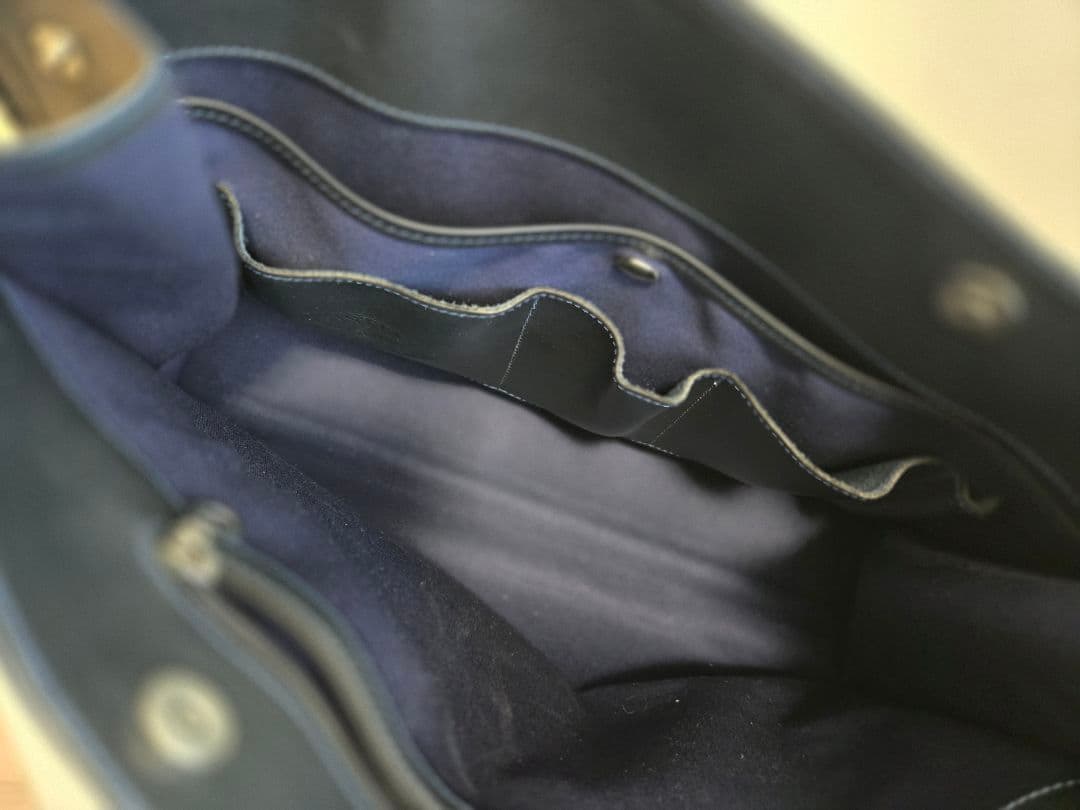 TUSTING ネイビー レザー ビジネスバッグ