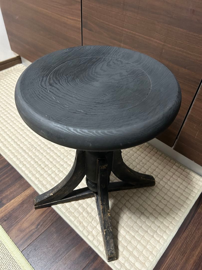 最終お値下げです。ヴィンテージ　木製スツール 丸椅子 黒色　アンティーク