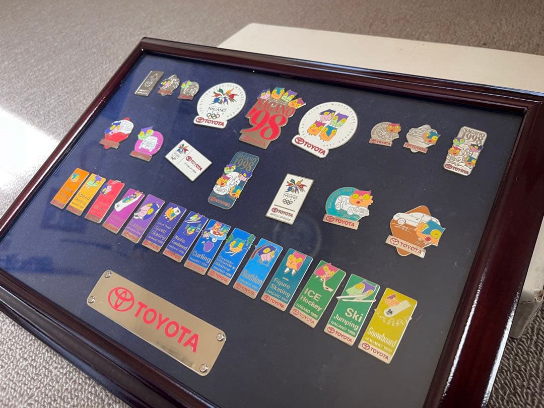 長野五輪　トヨタ自動車 ピンバッジ　額装セット