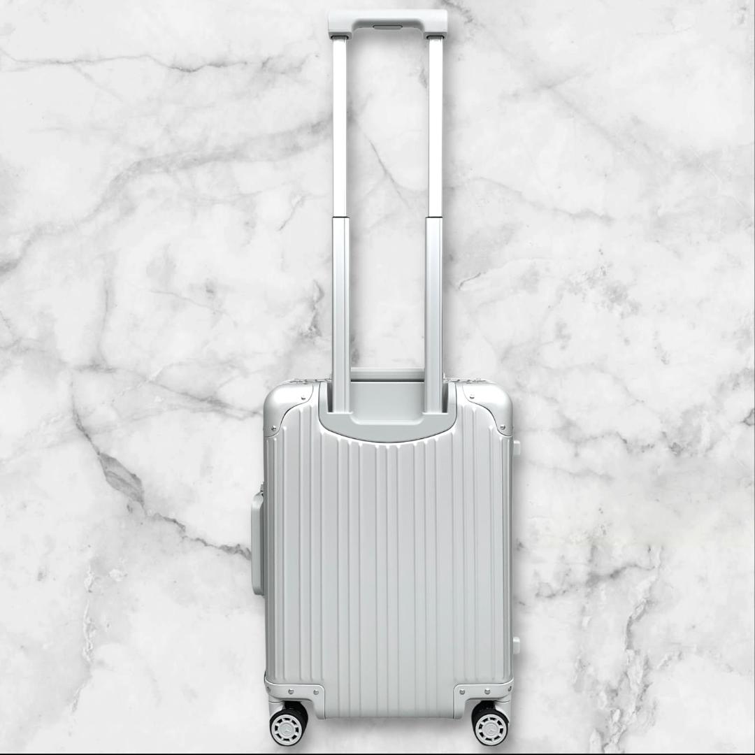 未使用 メルセデスベンツ スーツケース TSAロック 4輪 アルミスーツ 32L