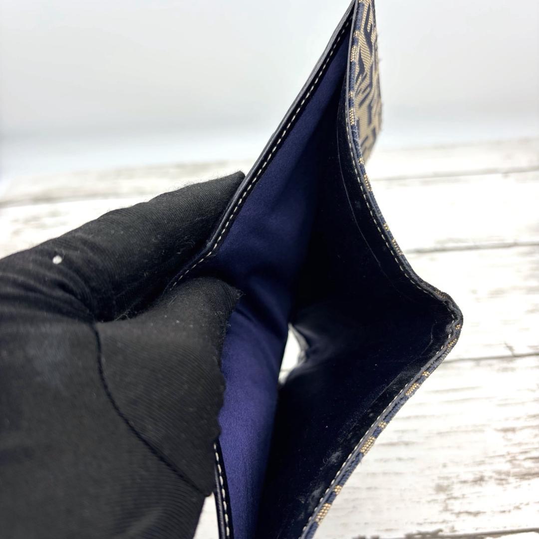 FENDI フェンディ 折財布 ズッカ柄 二つ折り財布