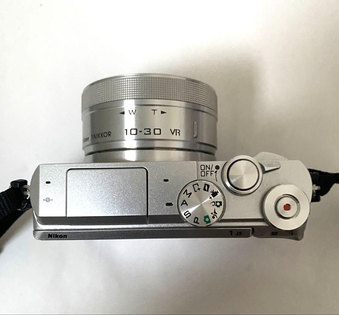 Nikon1 J5 ミラーレス ダブルレンズキット /シルバー J5WLKSL