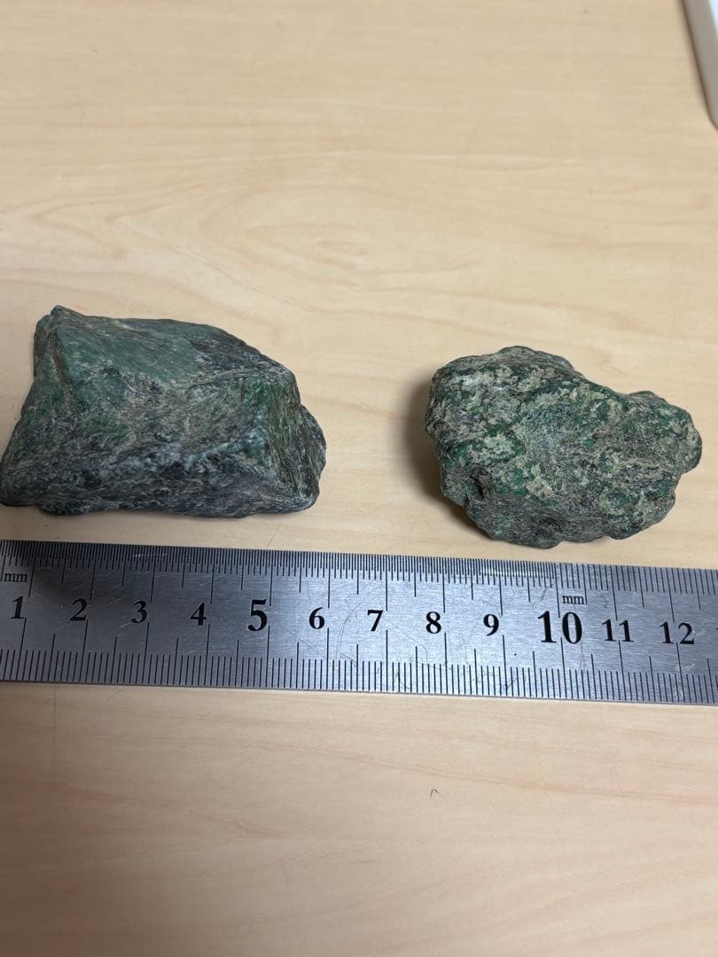 ミャンマー産　激レア石　天然モーシッシ翡翠輝石　原石 15個セット　約2053g