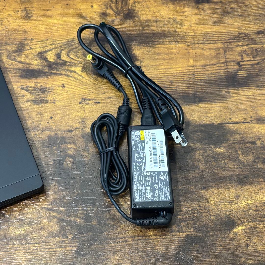 FUJITSU LIFEBOOK U Series 13.3インチ