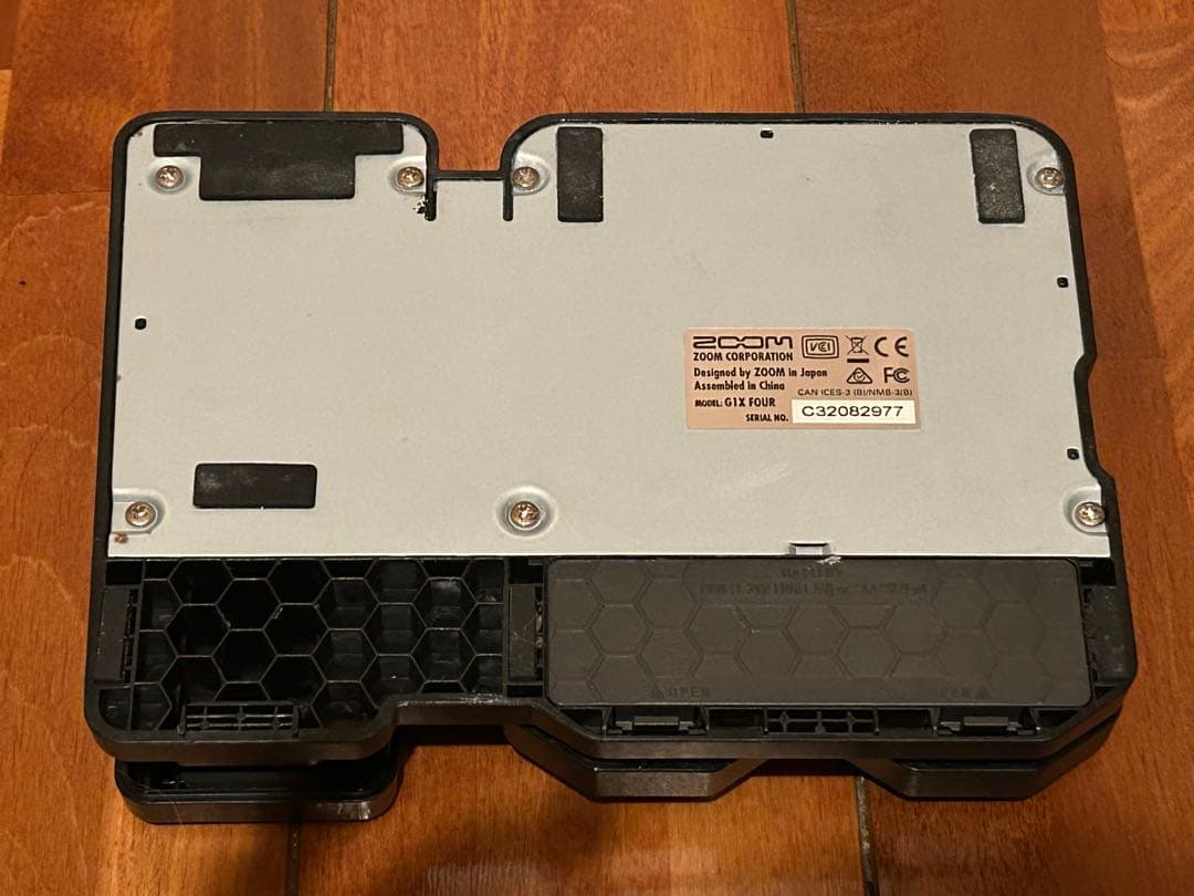 ZOOM G1X Four 箱付き