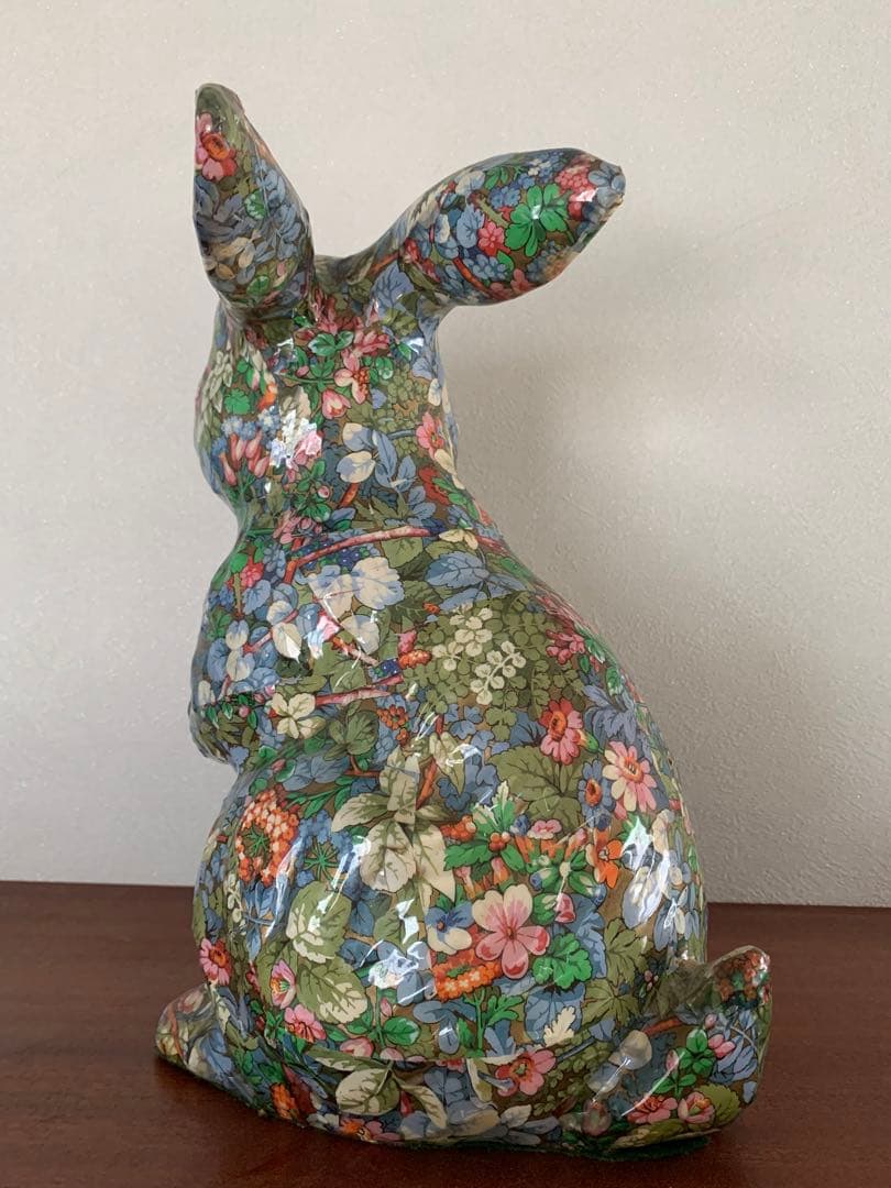 ポーセリン製　うさぎ　フィギュリン　大