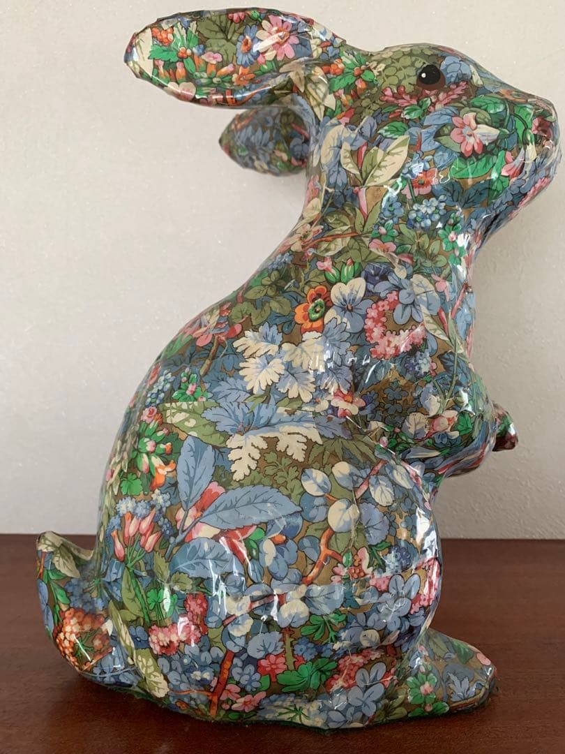 ポーセリン製　うさぎ　フィギュリン　大