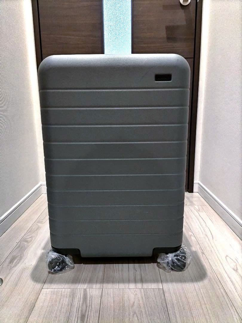 AWAY キャリーケース　スチールグレー