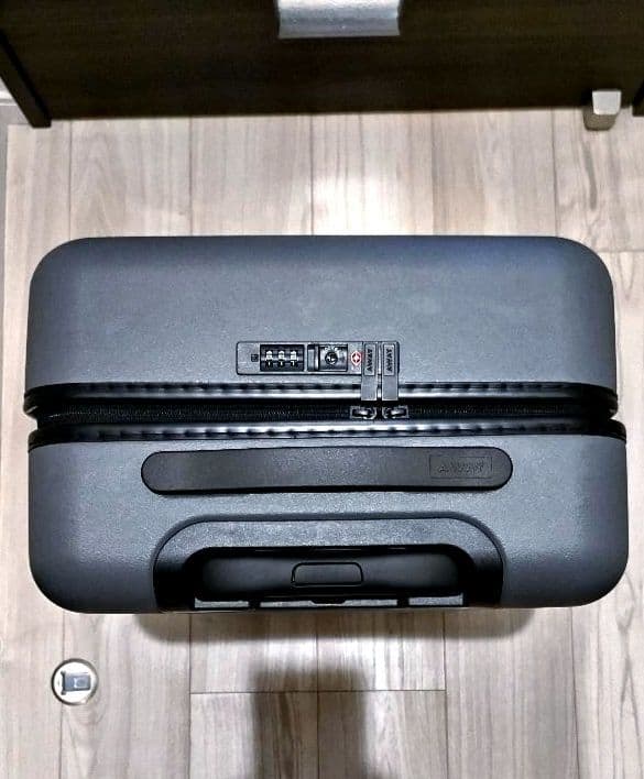 AWAY キャリーケース　スチールグレー