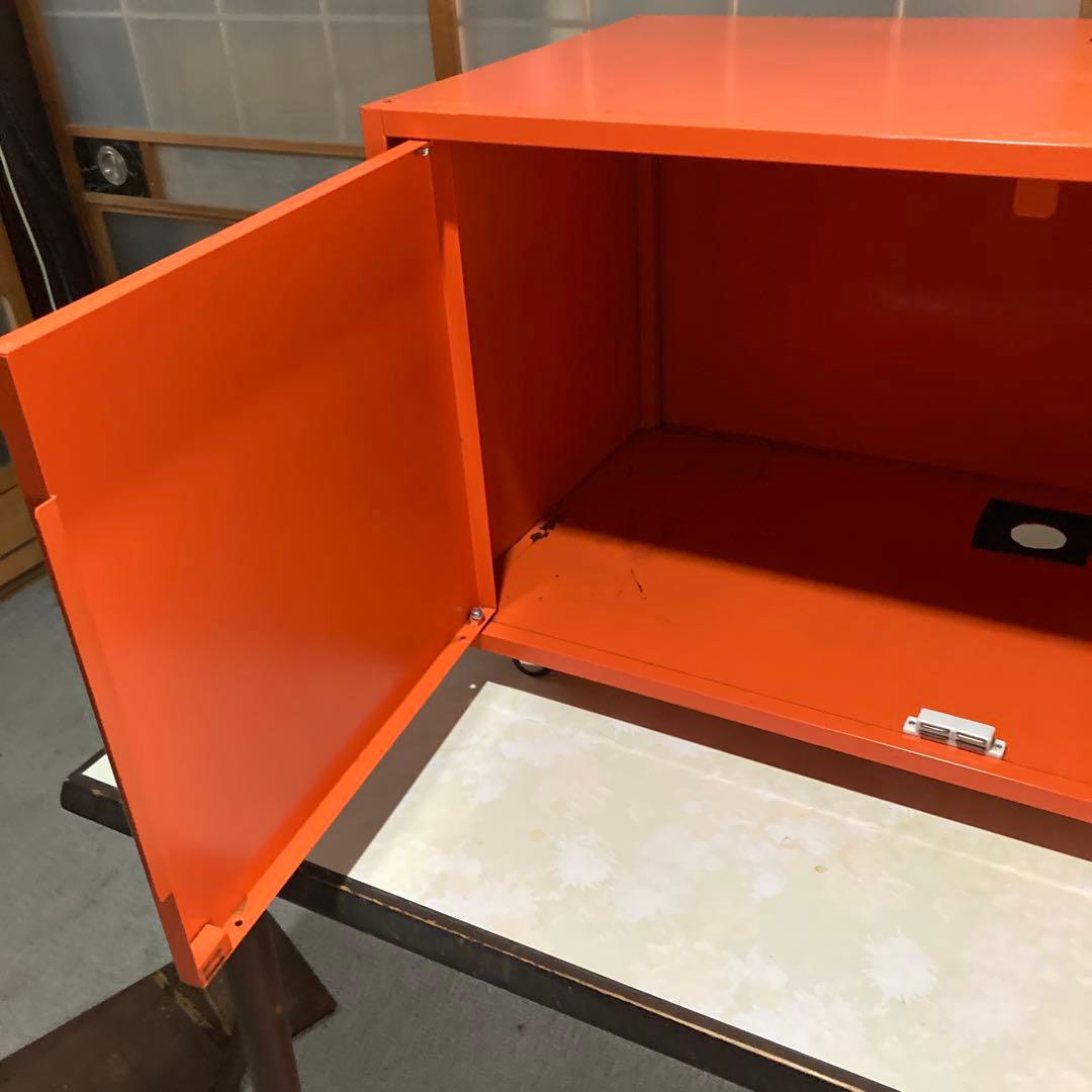 ポップ家具　店舗什器　非売品　au スチール棚