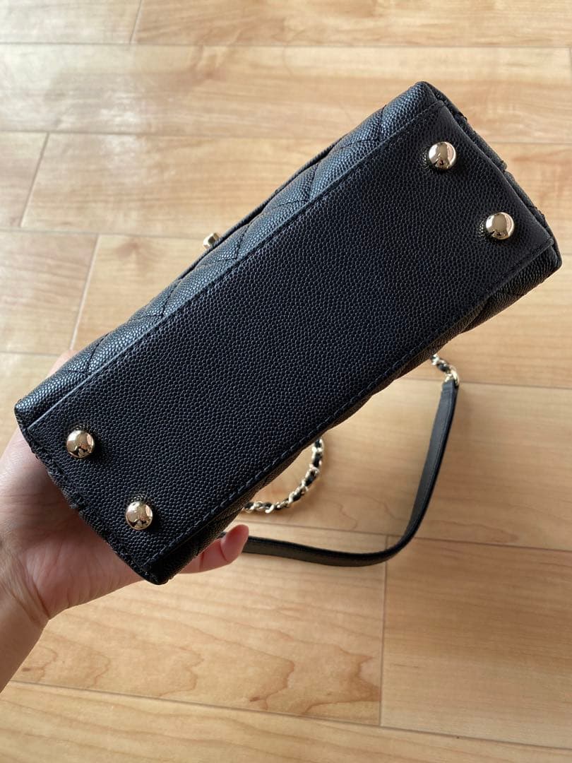 ブラック　キルティング　ショルダーバッグ