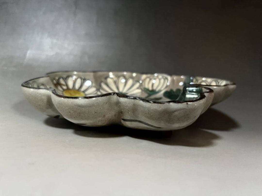 皿■乾山写白菊 四つ足皿 菊花模様 京焼 清水焼 陶磁器 時代物 骨董品■