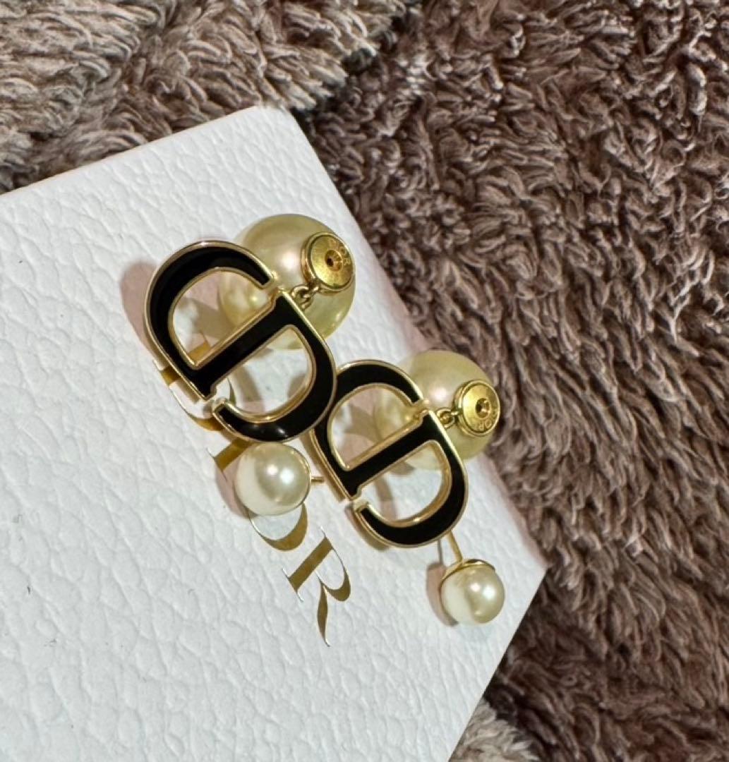 紀*子様 【正規品】Dior パール ロゴ ピアス　美品