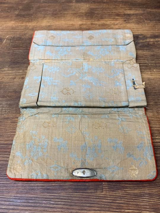 開運　赤財布　銀細工　ビンテージ　江戸時代の財布？　たばこ入れ？　布製