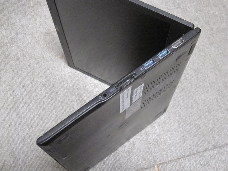 NEC PC-HZ550/AAB TFT 13型i5 SSDで速いです