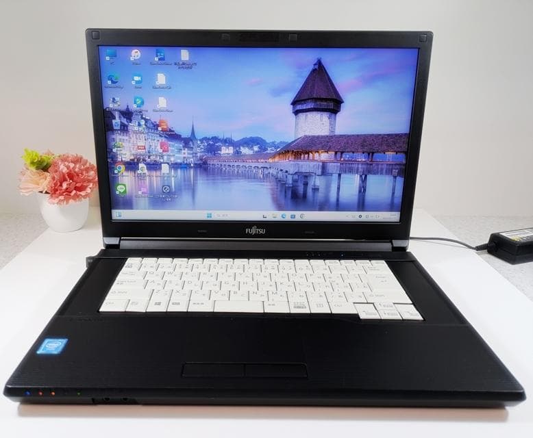 【美品】Windows11✨新品8GB✨初心者に✨すぐ使える✨ノートパソコン✨