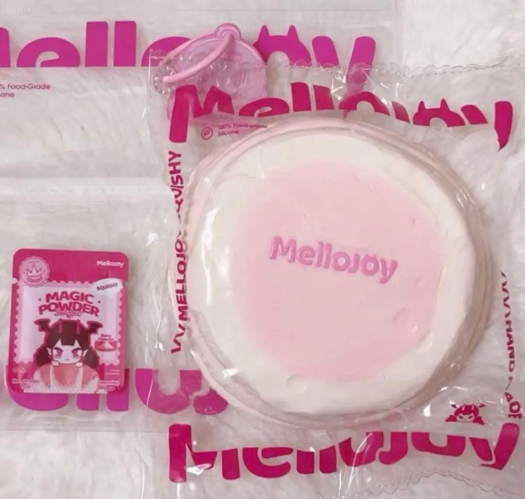 Mellojoy スクイーズ　贅沢スフレ　ストロベリー