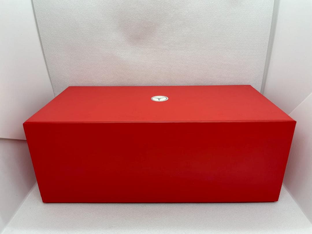 303-019 1/18 メルセデスベンツ ML63 AMG 2012