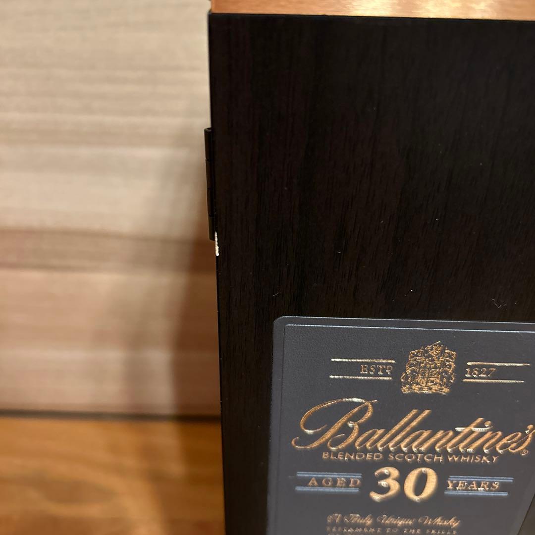 【新品未開封】バランタイン 30年 700ml 木箱入り
