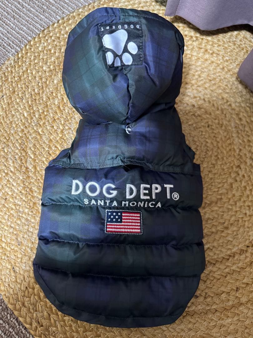 今期　DOG DEPT フード付き犬用ダウンジャケット S
