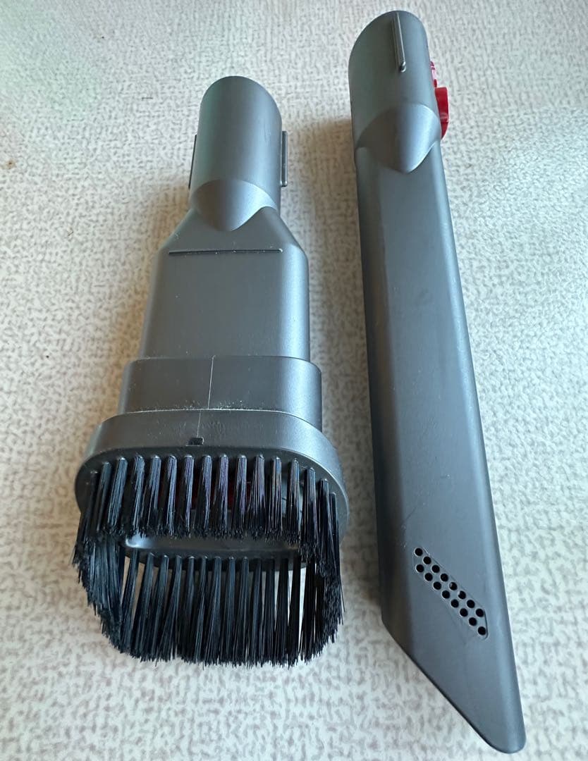 【Dyson】ダイソンV7スリム収納ブラケット付き説明書付き【清掃済み】