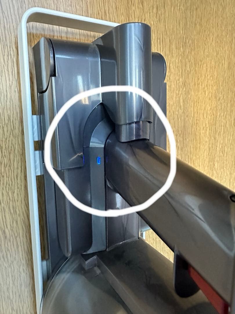 【Dyson】ダイソンV7スリム収納ブラケット付き説明書付き【清掃済み】