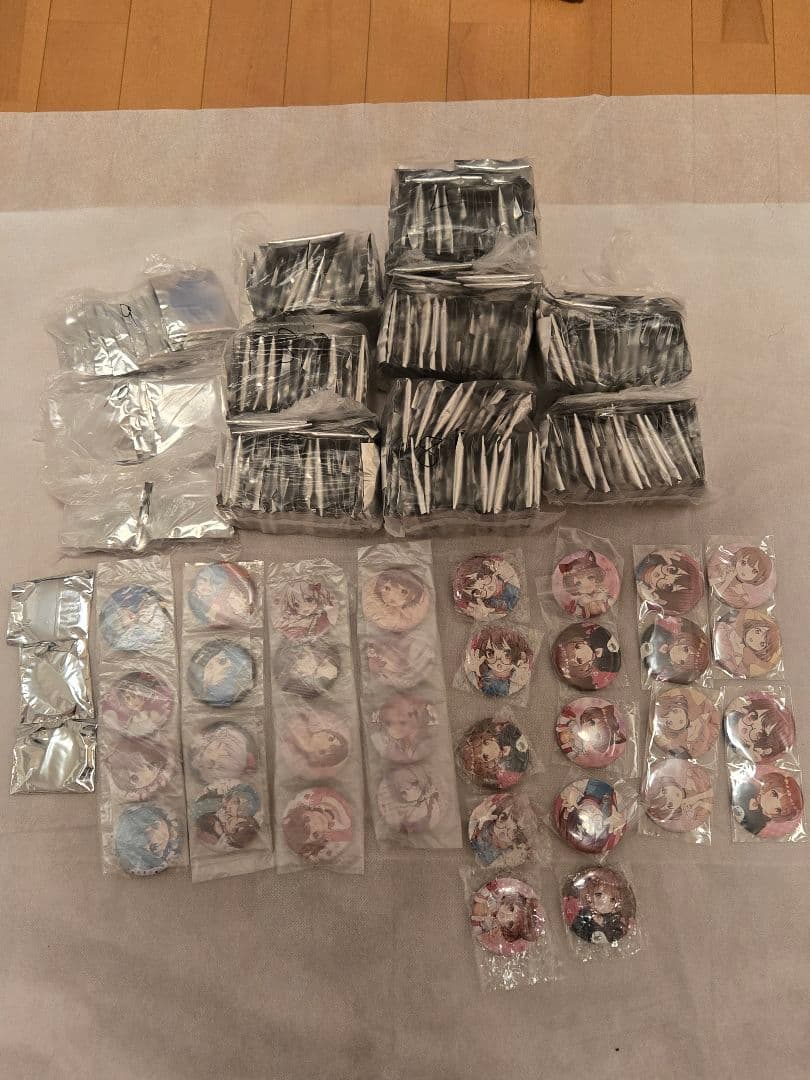 利香　莉歌　缶バッジ約500個、他グッズ多数