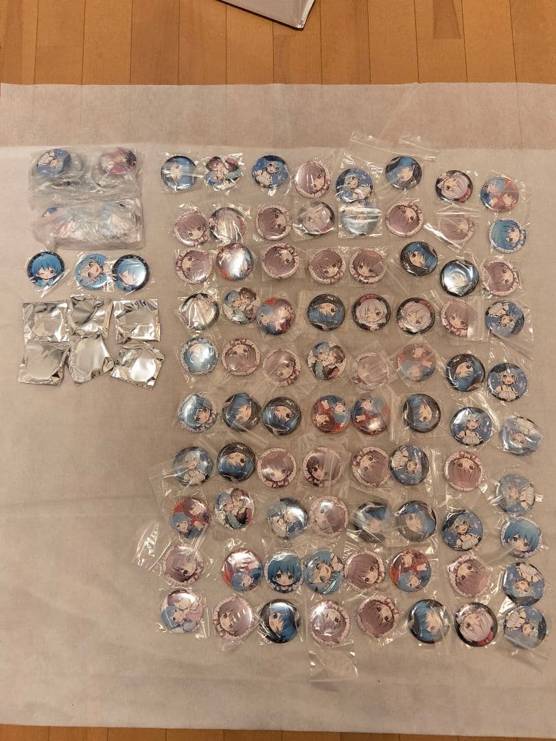 利香　莉歌　缶バッジ約500個、他グッズ多数