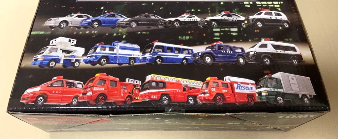 トミカ　緊急出動24時！ 特別警戒スペシャル　1BOX16個入り　トミカくじ7
