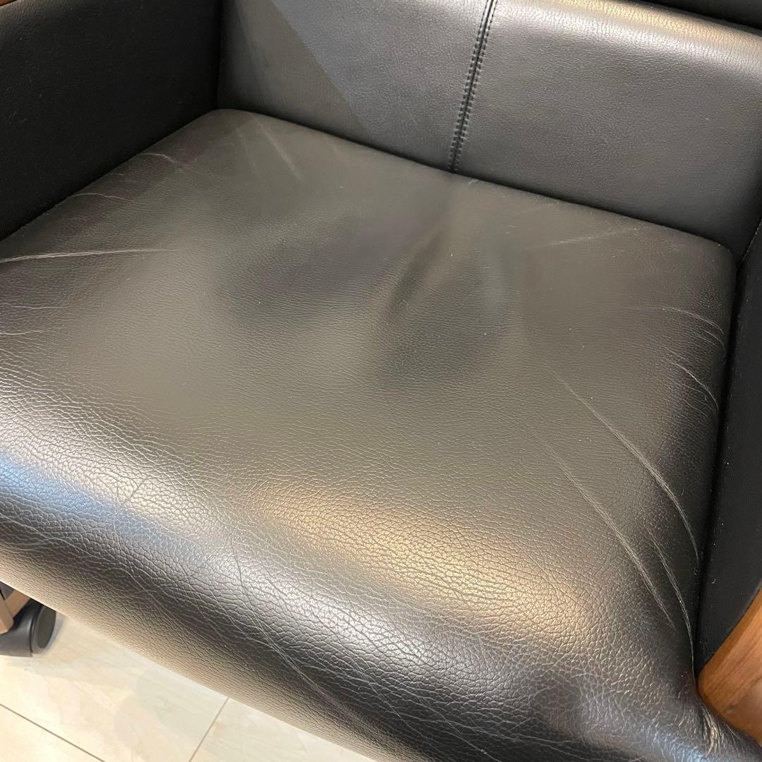 【美品】KOKUYO EARA ミーティングチェア 椅子 木肘 キャスター付 ②