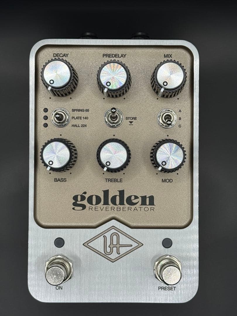 UAFX Golden Reverberator エフェクター