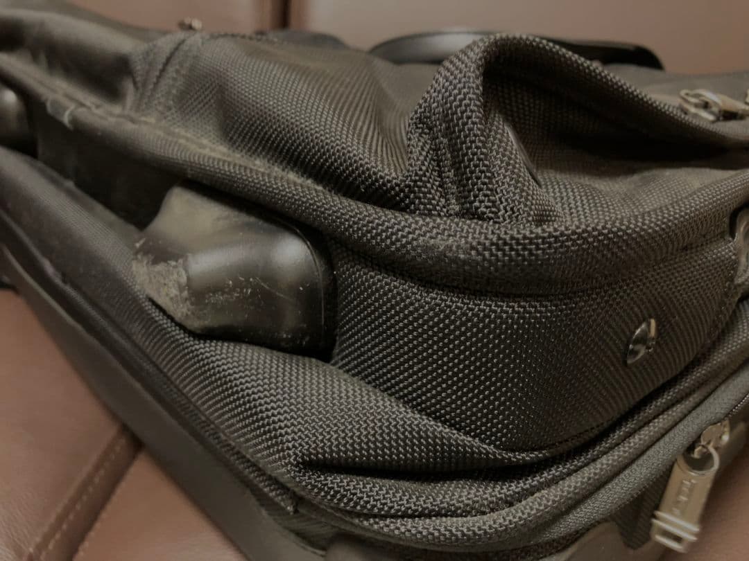 TUMI ブラック キャリーケース 261040D4