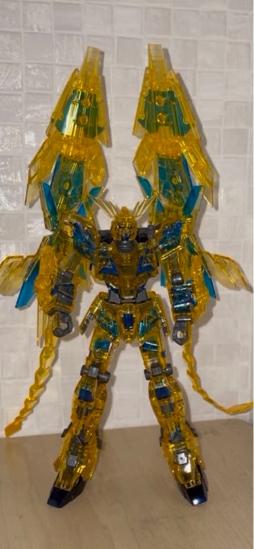 RG ユニコーンガンダム　フェネクス　クリア　ＵＶ発光