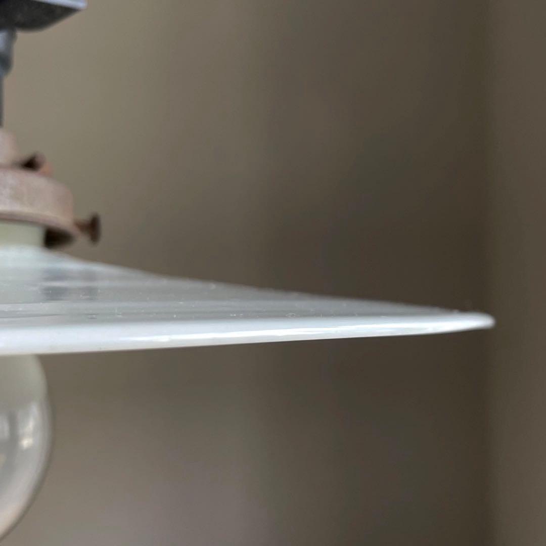 アンティーク　古い乳白ガラスシェードランプ　レトロ　吊り下げ照明　アトリエランプ